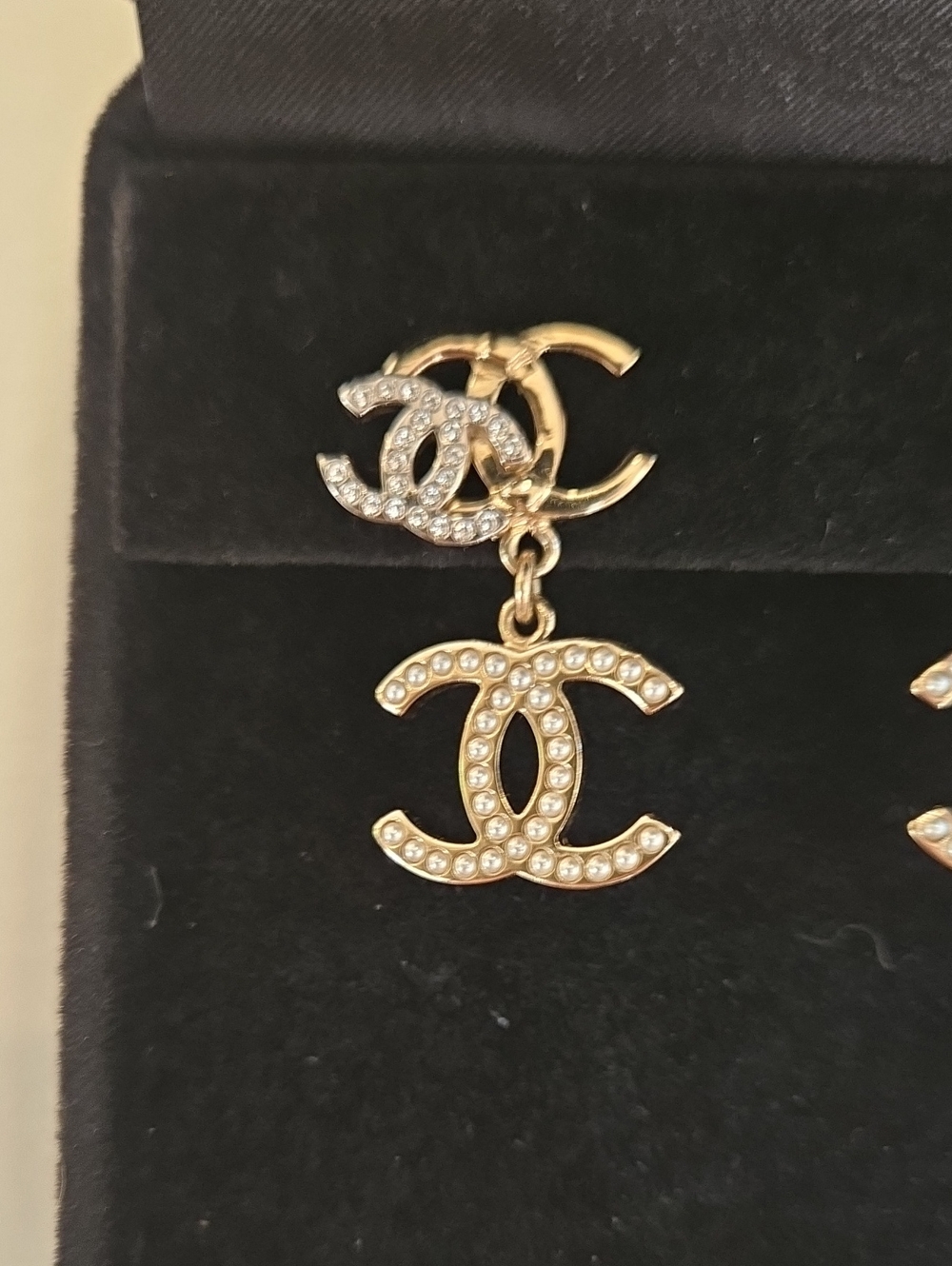 #148 - Chanel Triple CC Crystal/Pearl Earrings Light Gold/Silver 21B- AUTHENTIC - Picture 4 of 16